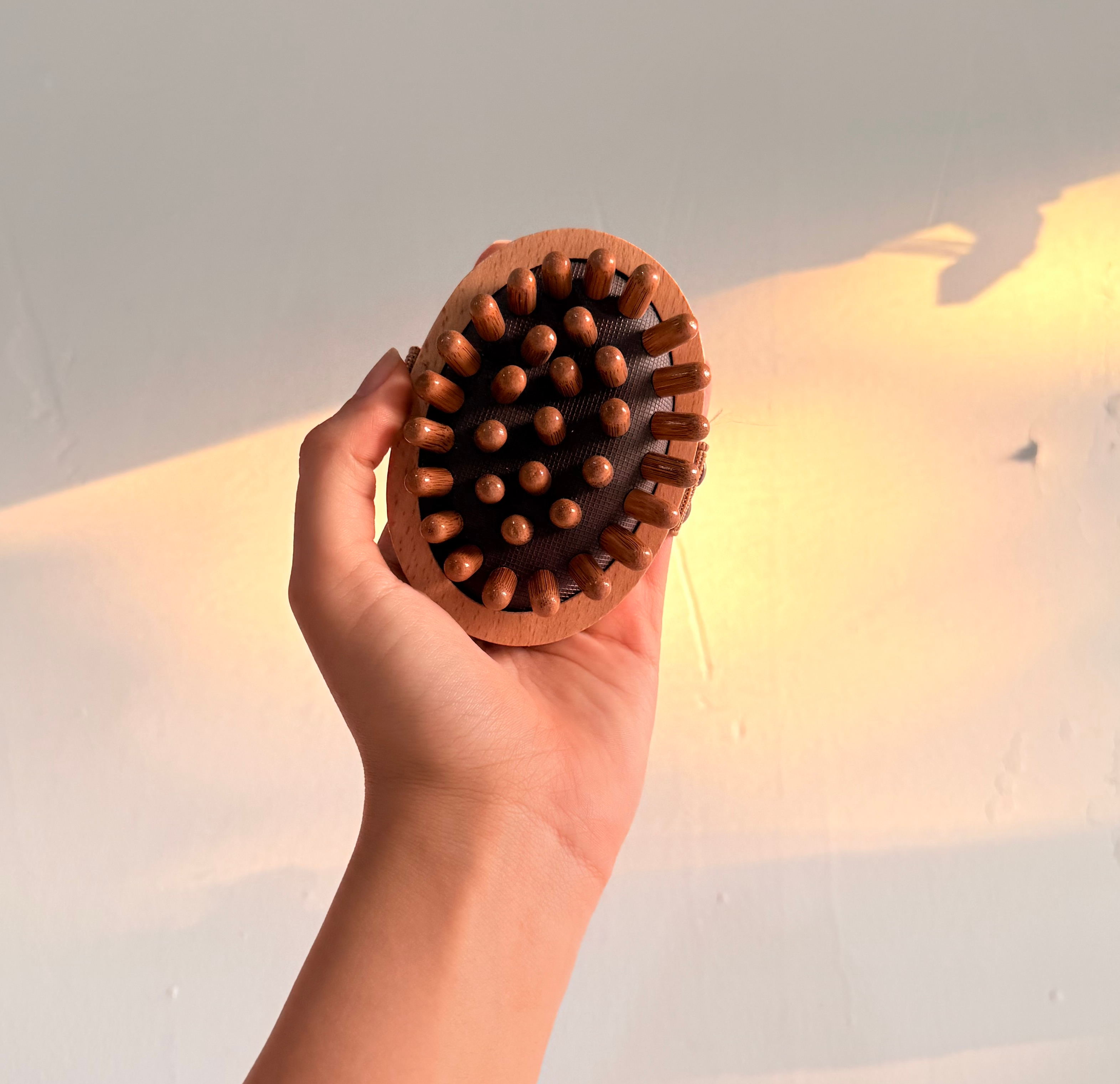 ماساژور سر چوبی عنکبوتی